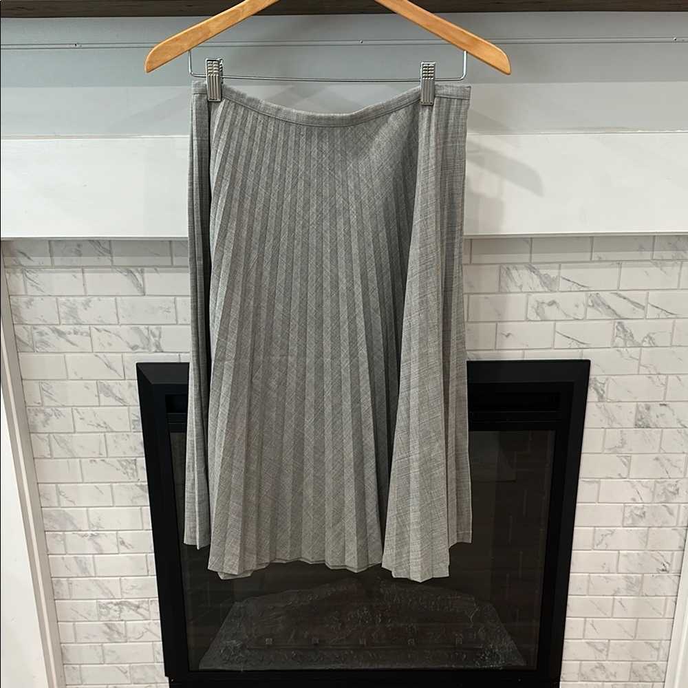 Expert by evergreen Gray Pleated Skirt